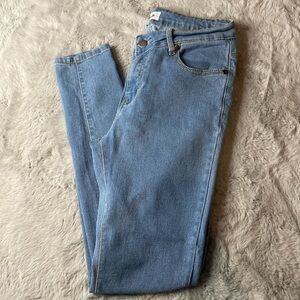 NWOT Between U2 Denim Light Blue Skinny Jeans Size 7